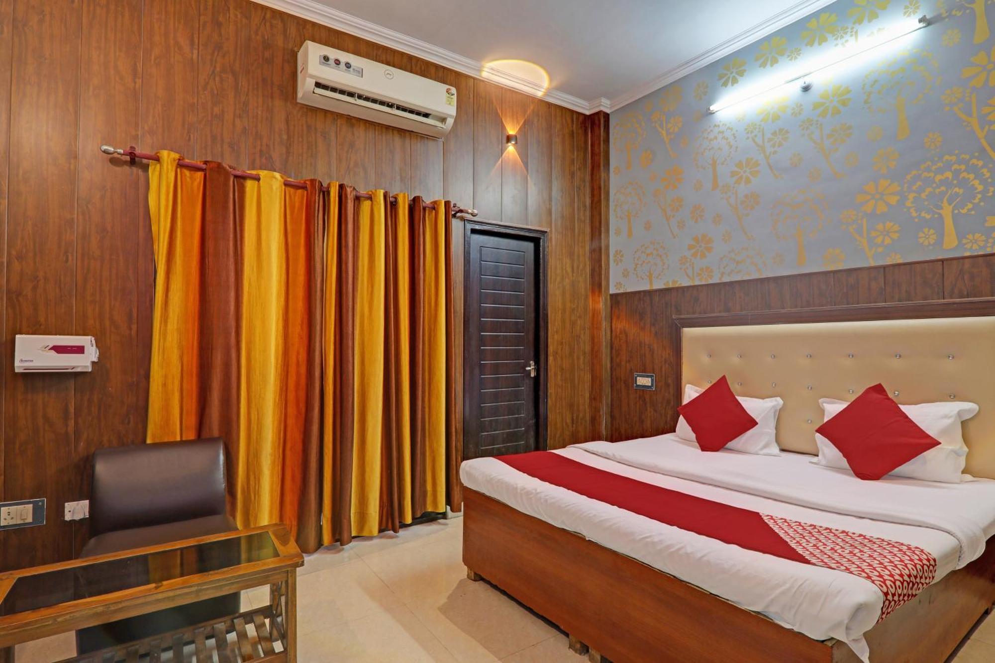Hotel O Cz Inn ลัคเนา ภายนอก รูปภาพ
