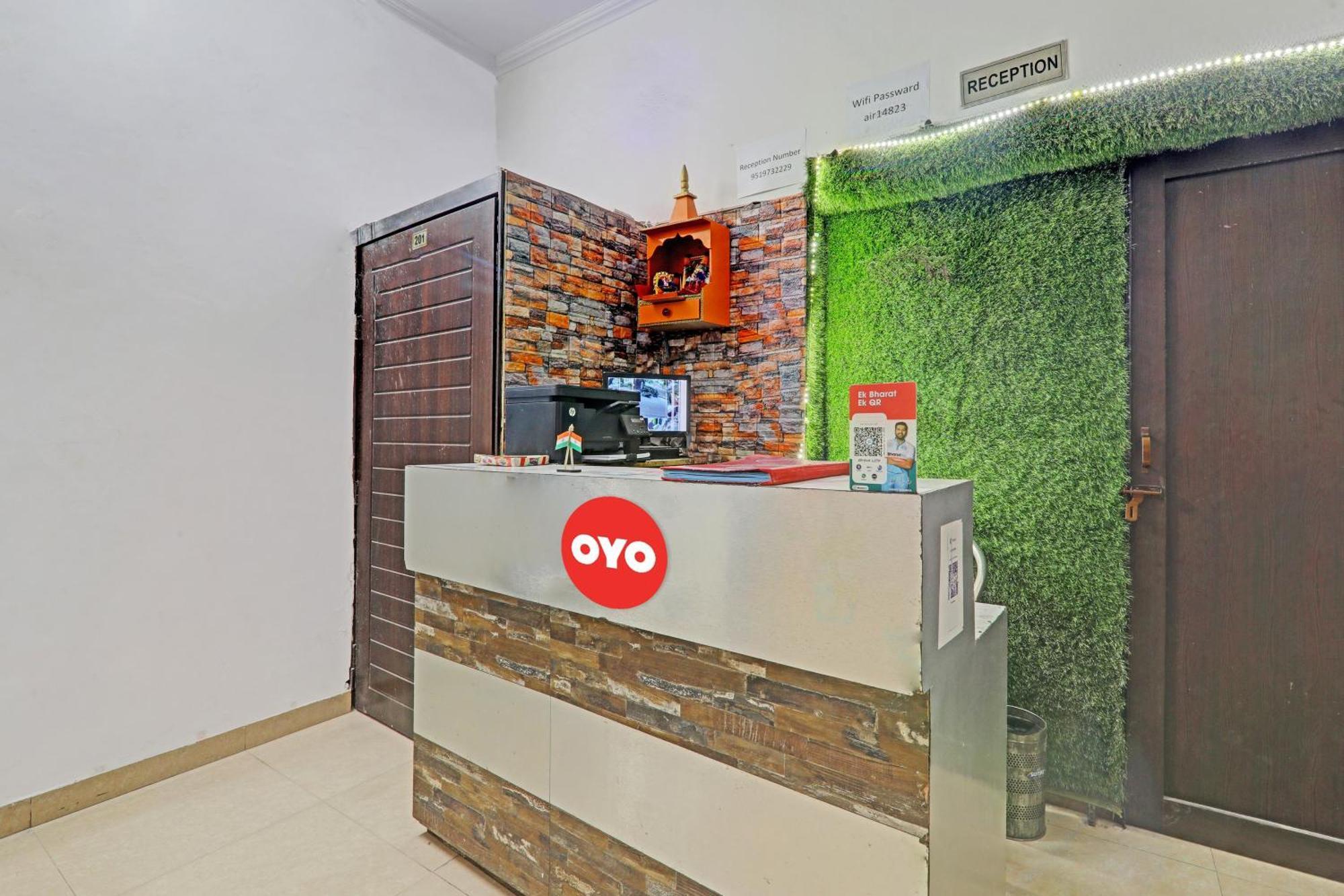 Hotel O Cz Inn ลัคเนา ภายนอก รูปภาพ